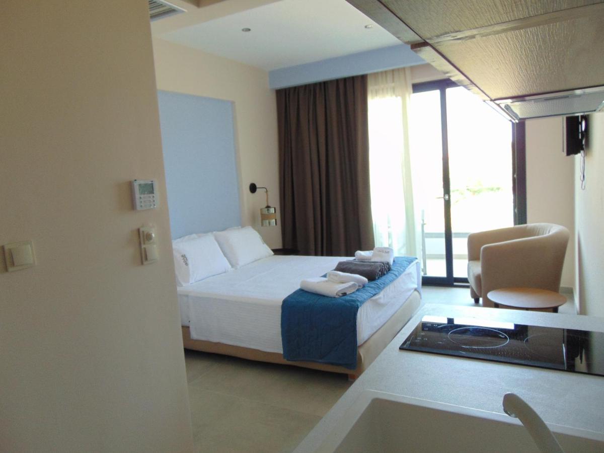 Domus Hospitality Lejlighedshotel Vourvourou Eksteriør billede